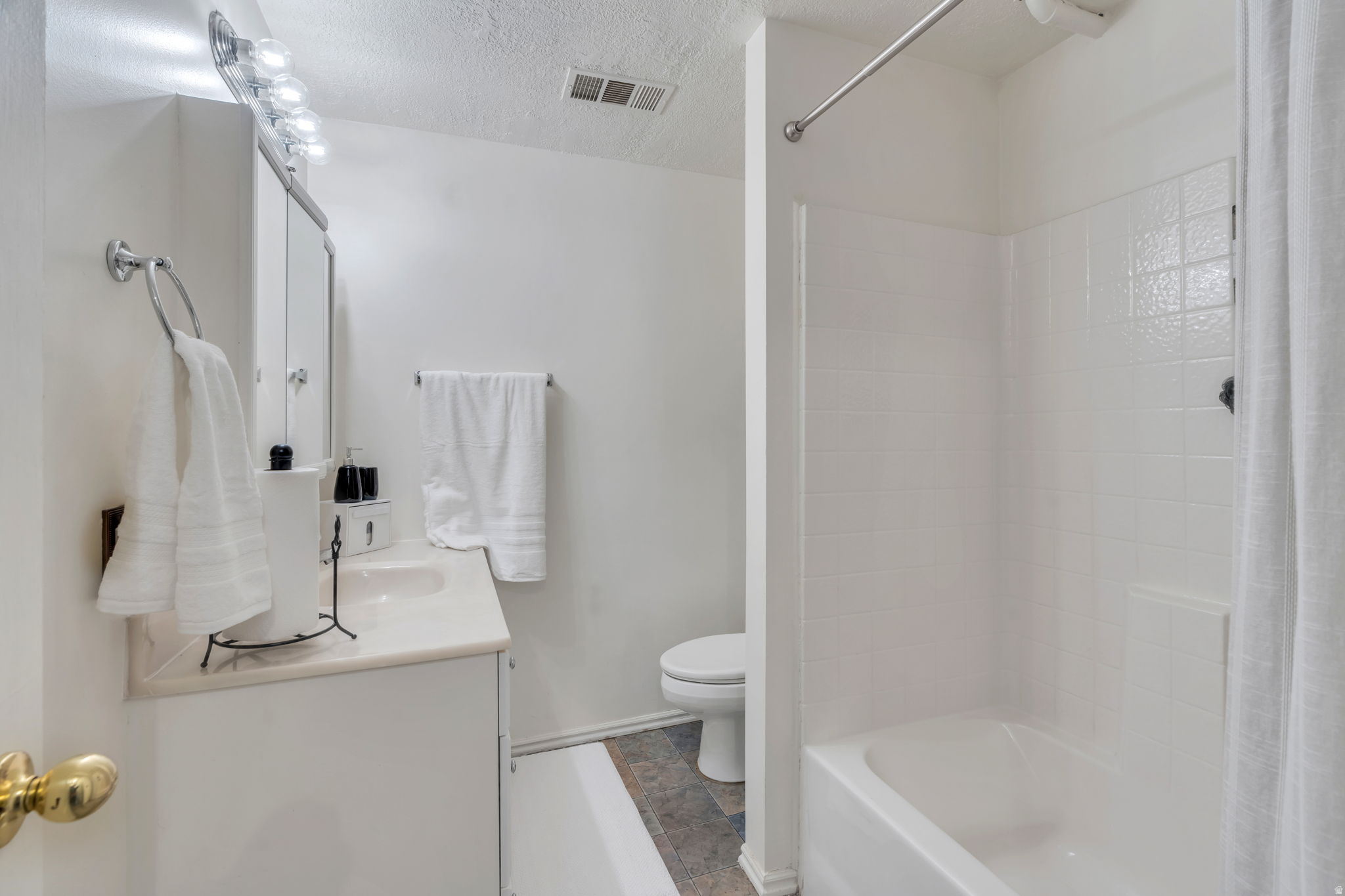 CHELSIE PARK - Residential