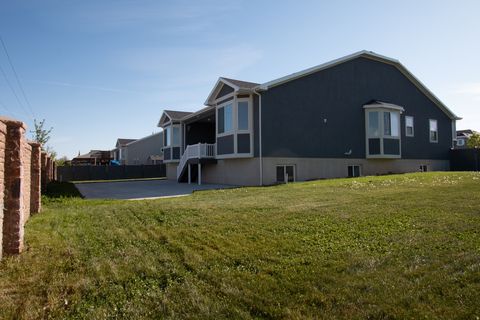 Tiny photo for 1372 S HOMESTEAD LN, Syracuse, UT 84075 (MLS # 2156837)