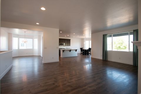 Tiny photo for 1372 S HOMESTEAD LN, Syracuse, UT 84075 (MLS # 2156837)