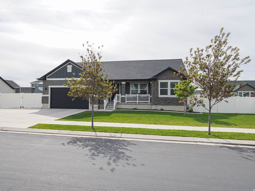Photo of 4632 N KINGS PEAK WAY E, Eagle Mountain, UT 84005 (MLS # 2160382)