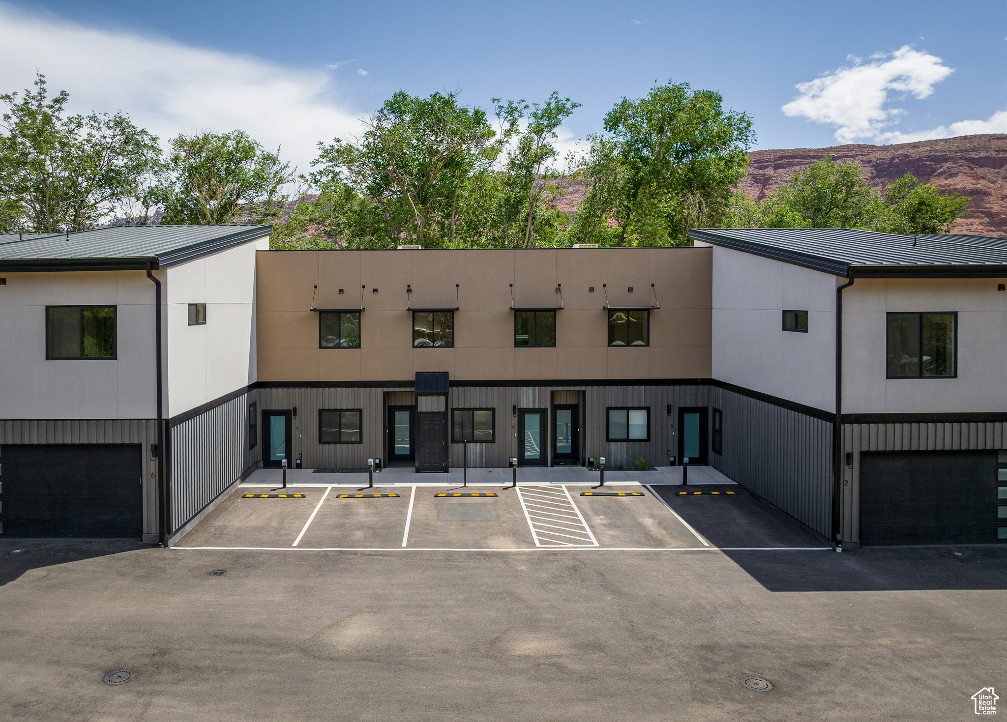 COTTONWOOD CONDOS - Residential