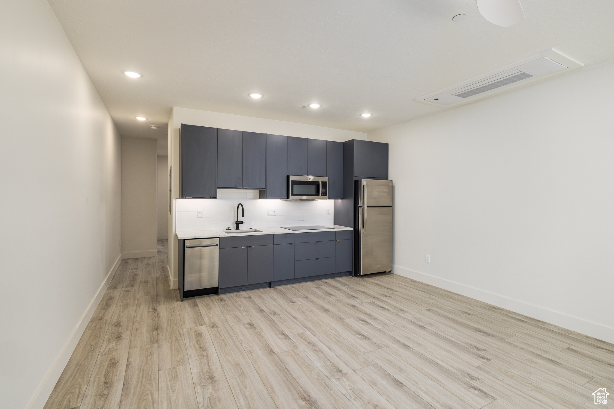 COTTONWOOD CONDOS - Residential