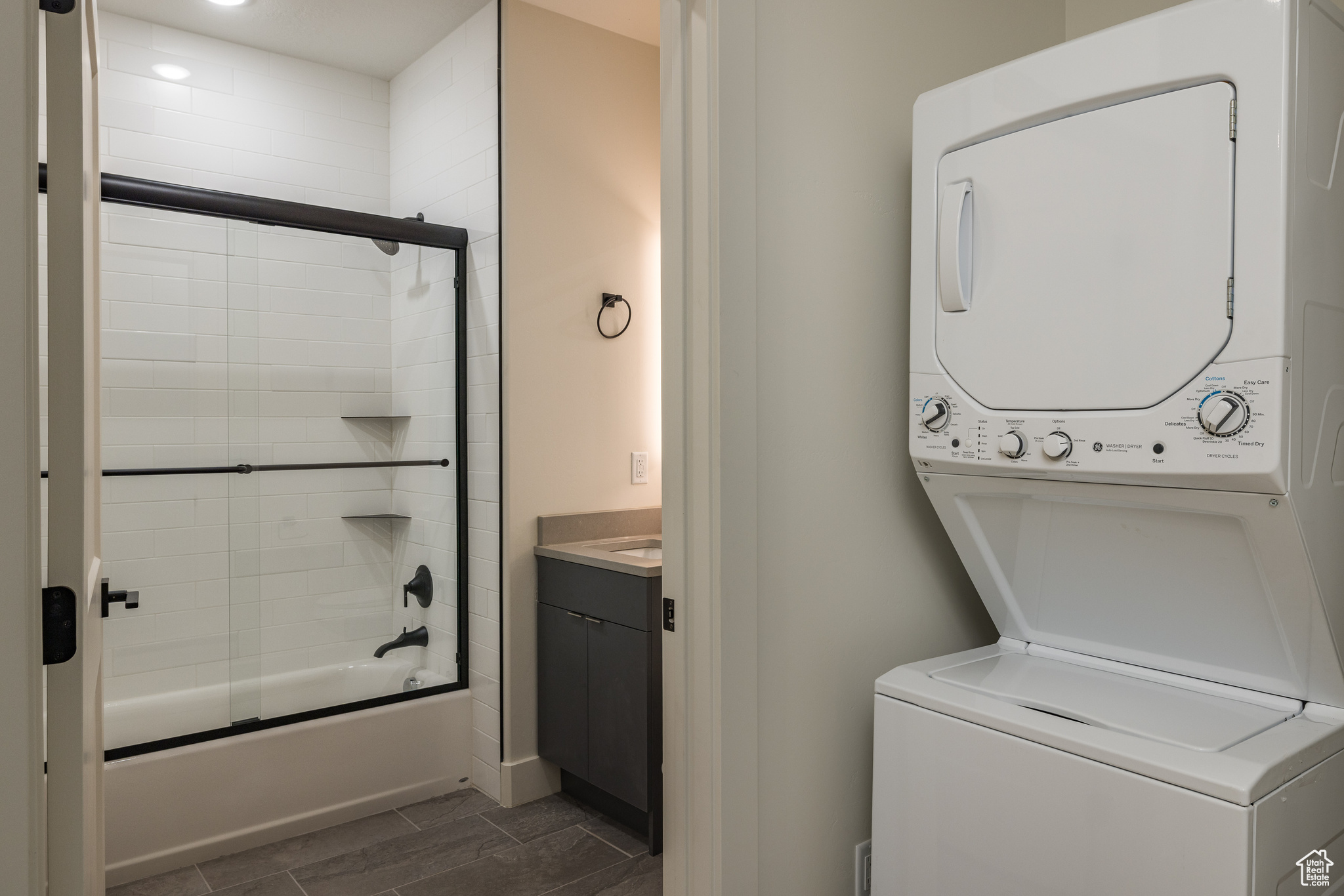 COTTONWOOD CONDOS - Residential