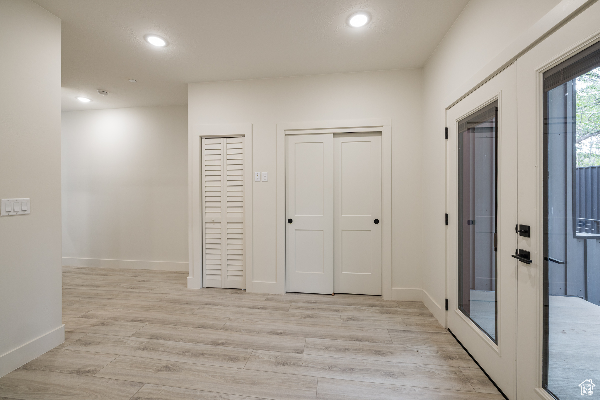 COTTONWOOD CONDOS - Residential