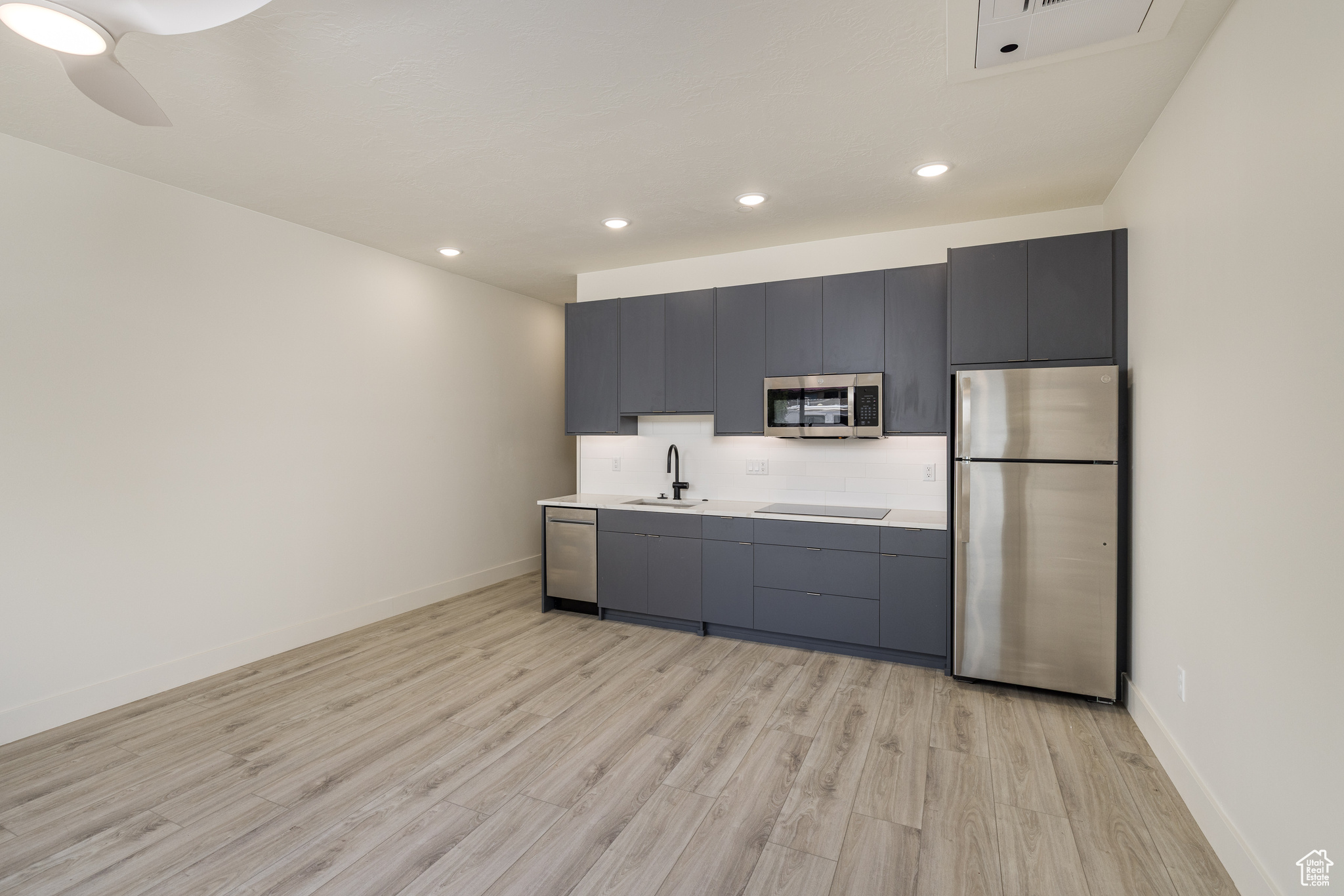 COTTONWOOD CONDOS - Residential