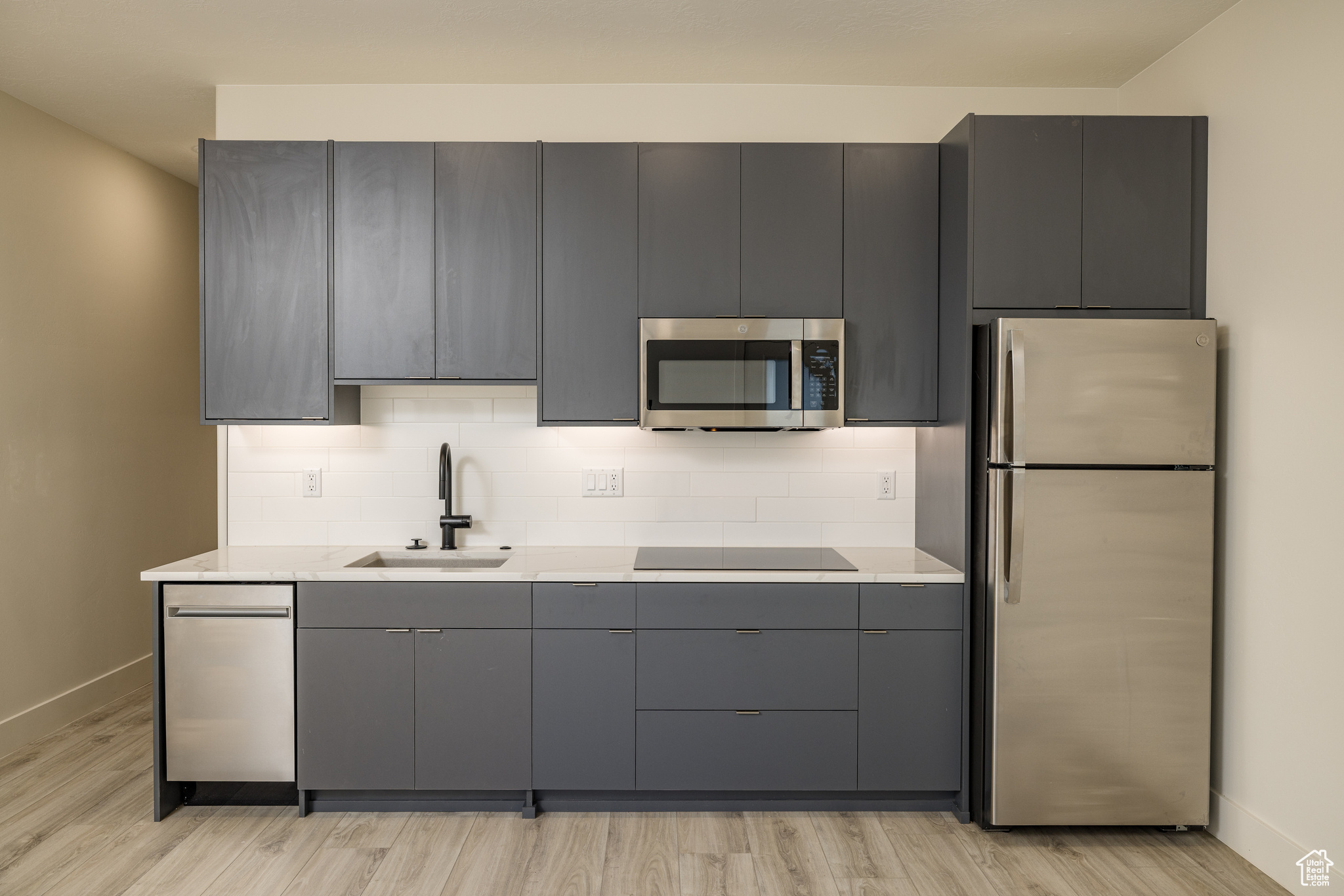 COTTONWOOD CONDOS - Residential