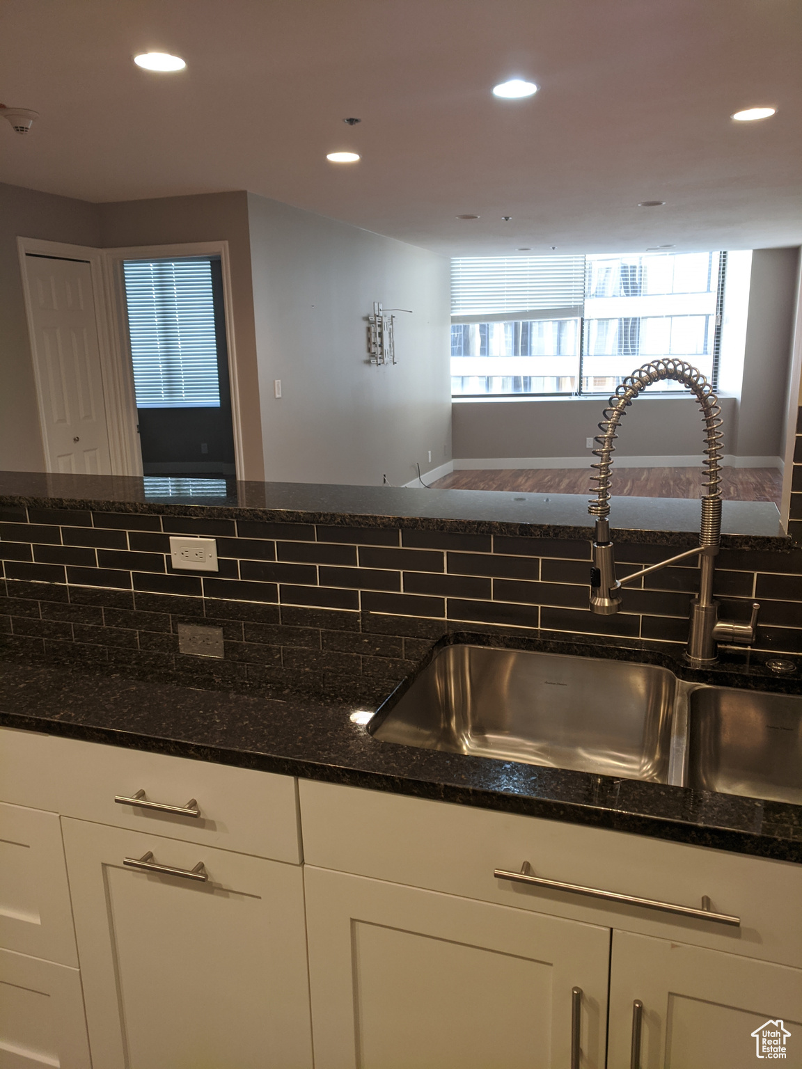 AMERICAN TOWERS - Residential Lease