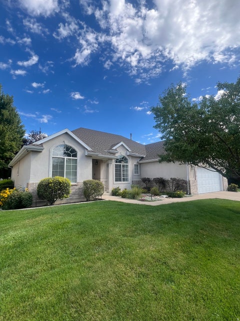 Photo of 1128 W ON THE GREEN WAY N #33, Farmington, UT 84025 (MLS # 2179439)