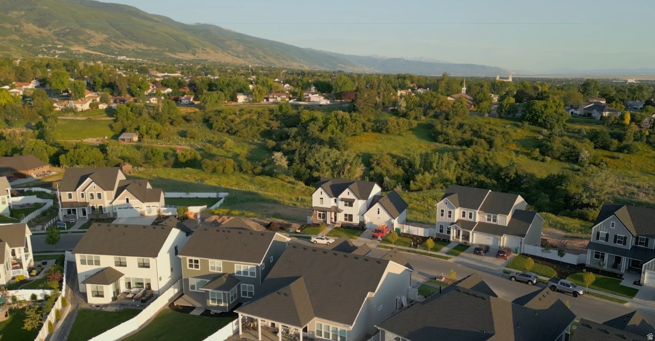 EASTRIDGE PARK - Residential