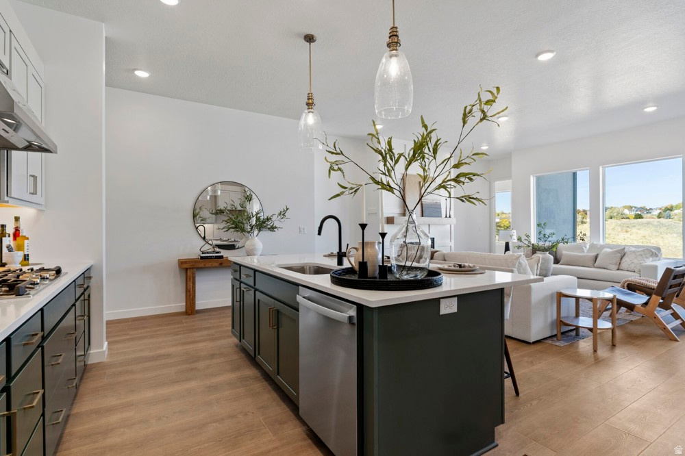 EASTRIDGE PARK - Residential