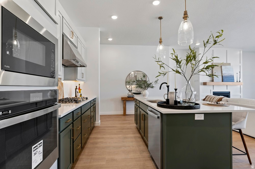 EASTRIDGE PARK - Residential