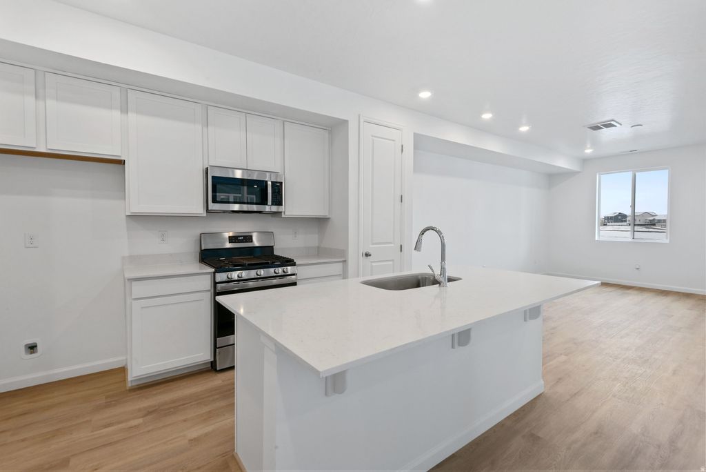 Photo of 1332 E 1670 N #823, Payson, UT 84651 (MLS # 2140917)