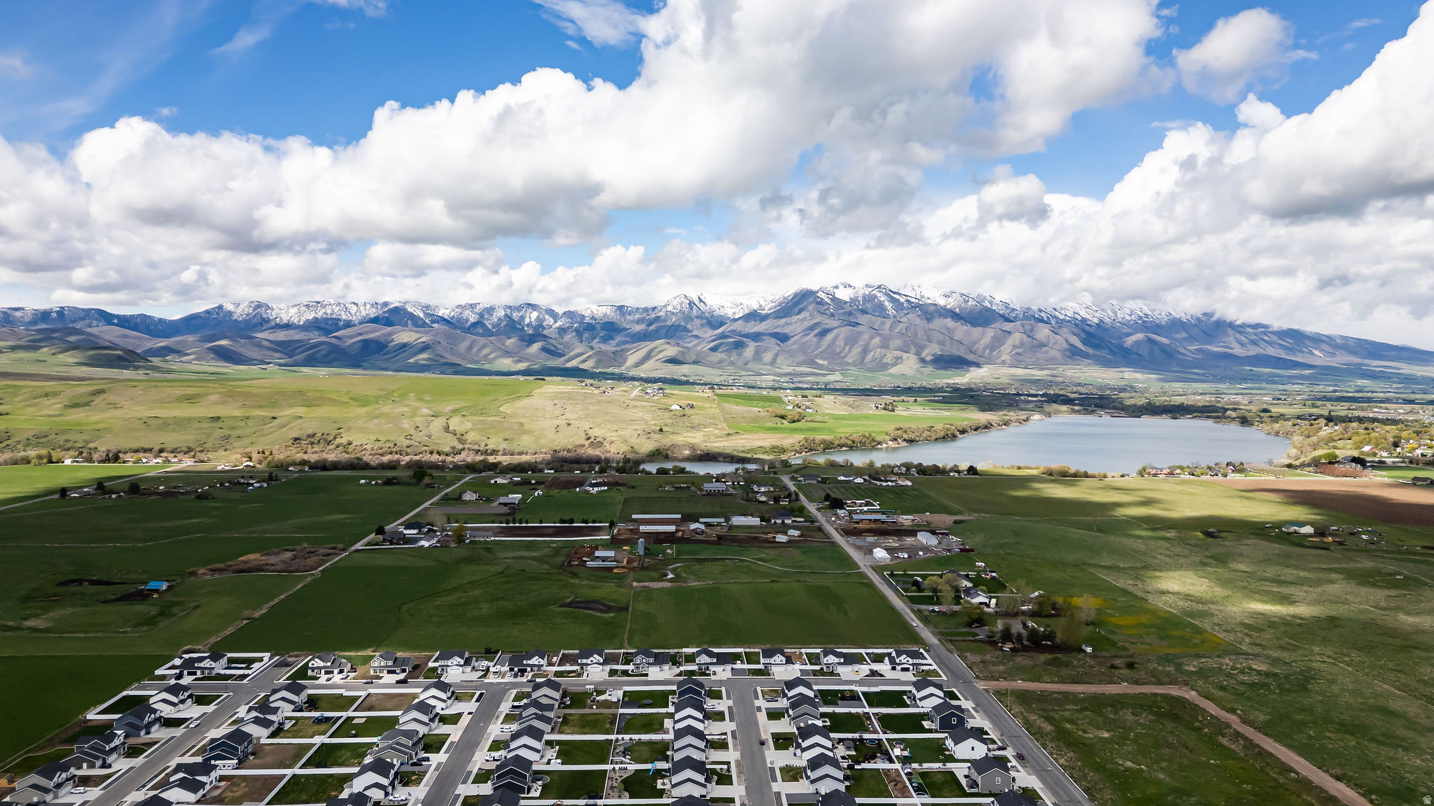 CANYON ESTATES - Residential