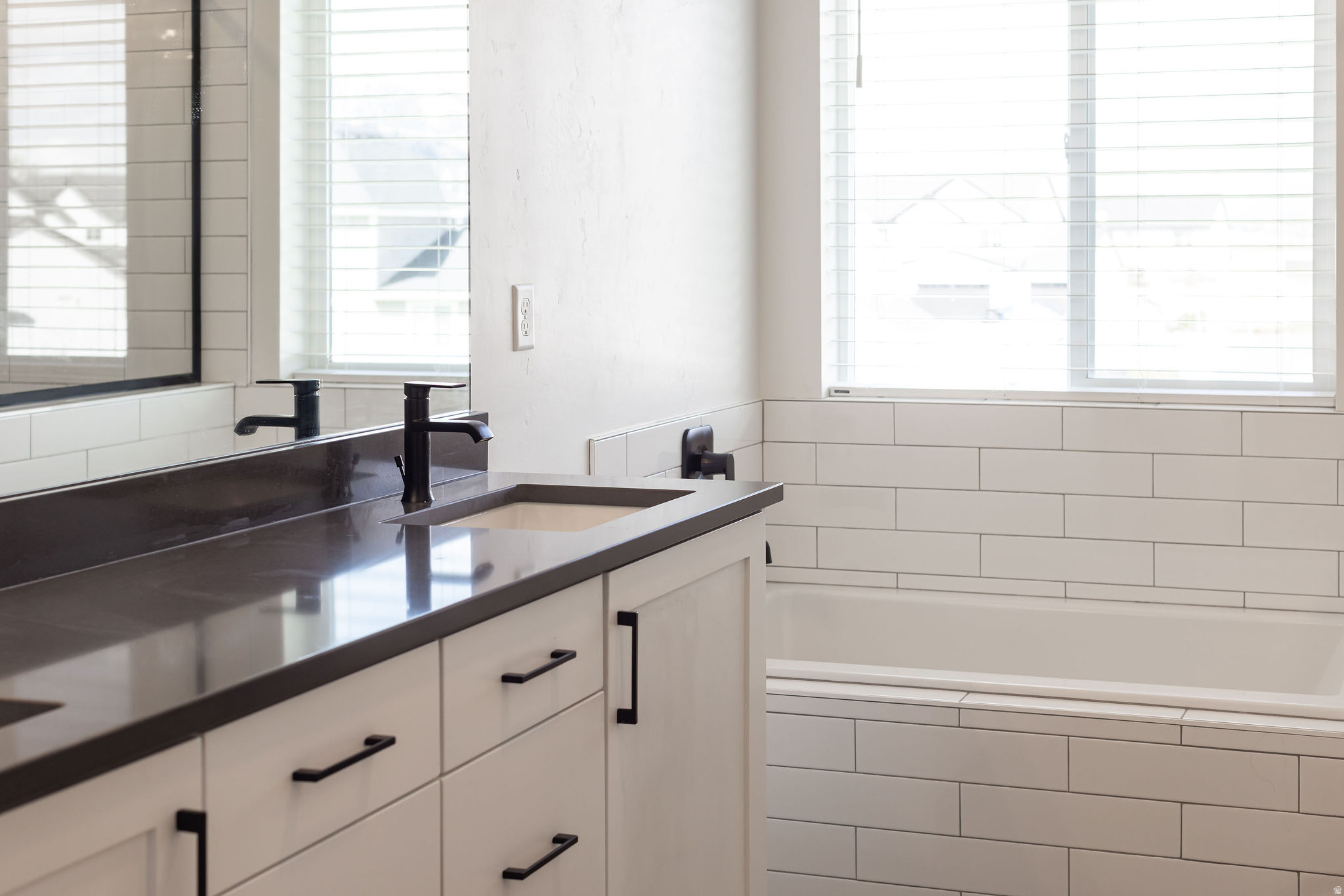 CANYON ESTATES - Residential