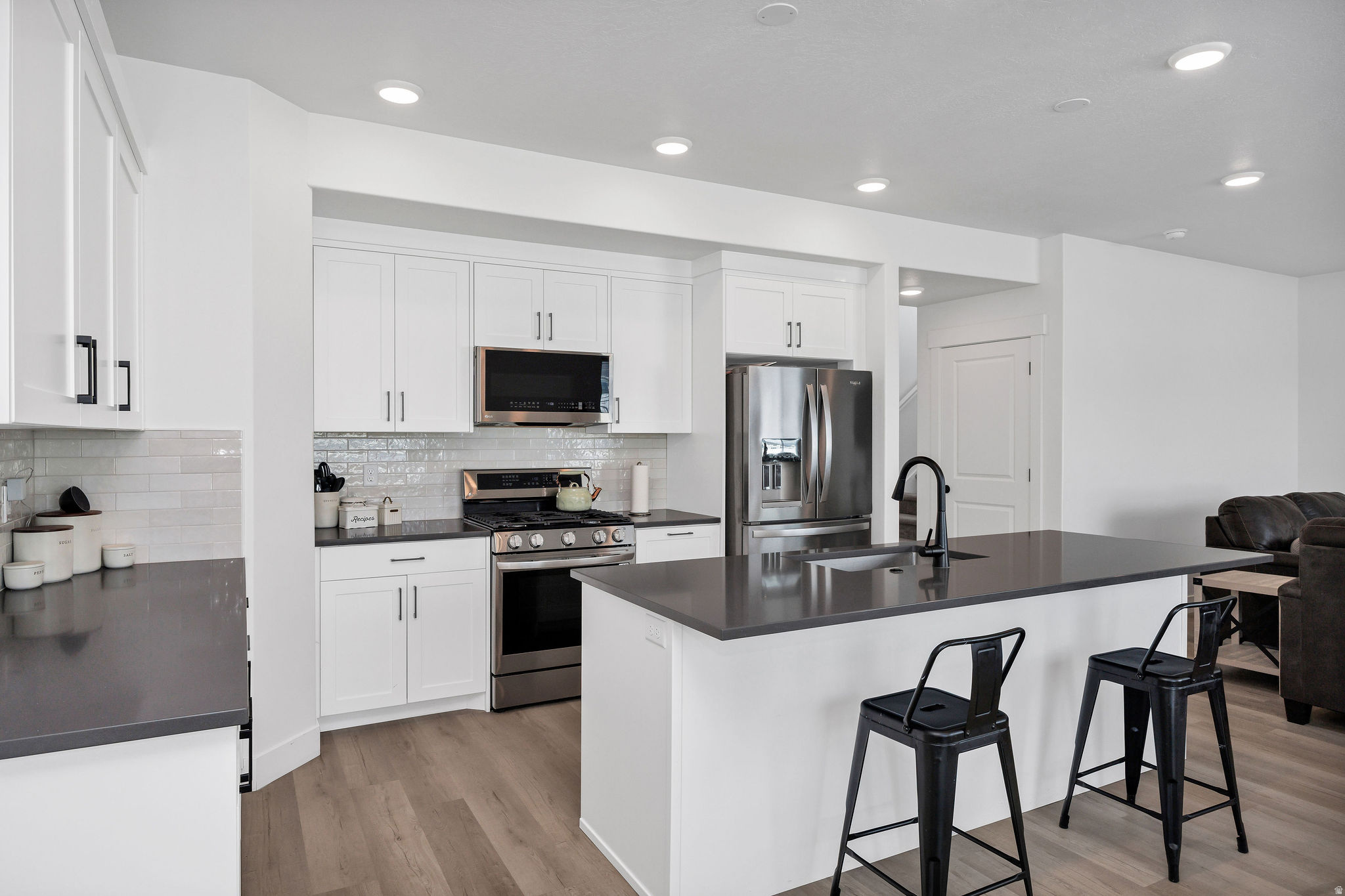 CANYON ESTATES - Residential