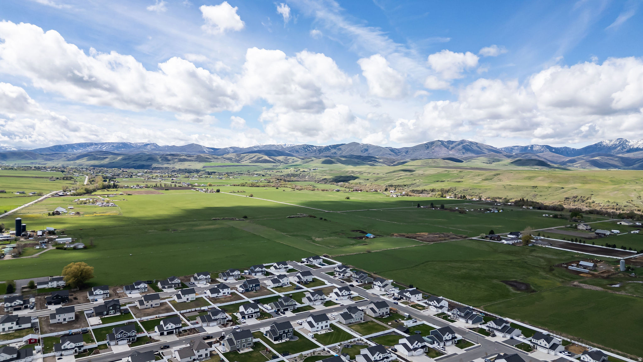 CANYON ESTATES - Residential