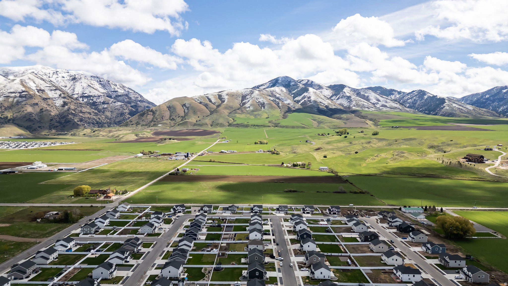 CANYON ESTATES - Residential