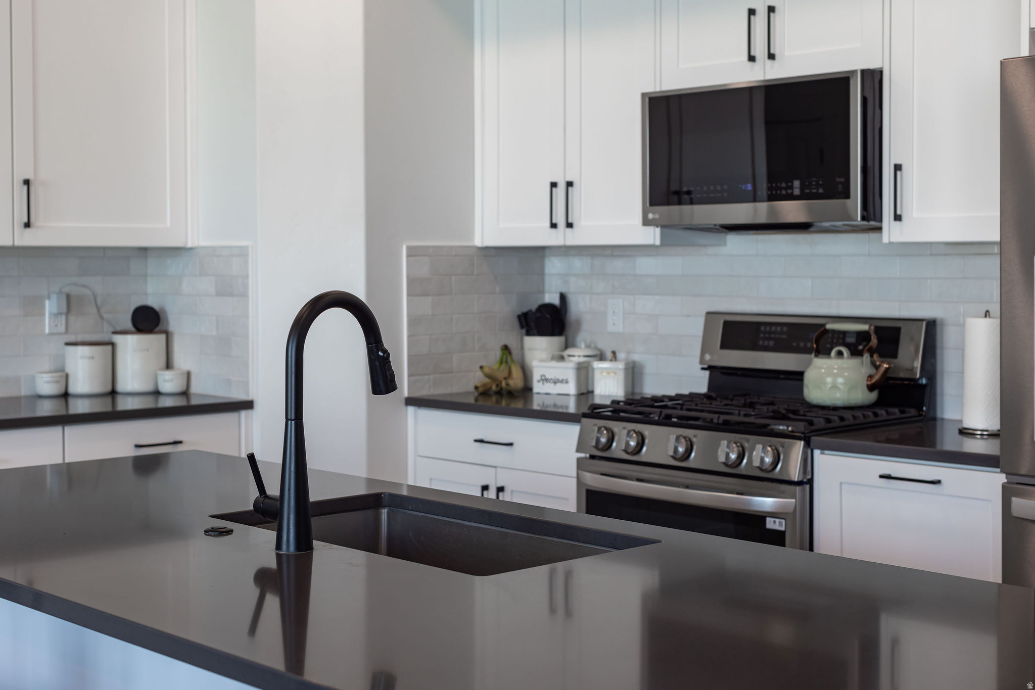 CANYON ESTATES - Residential