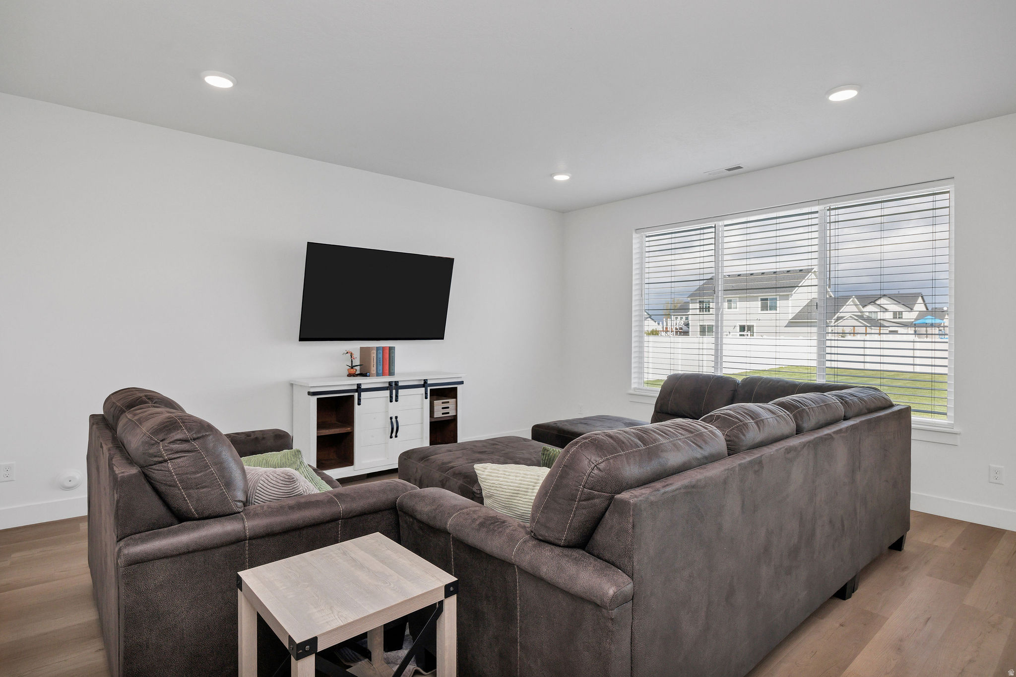 CANYON ESTATES - Residential