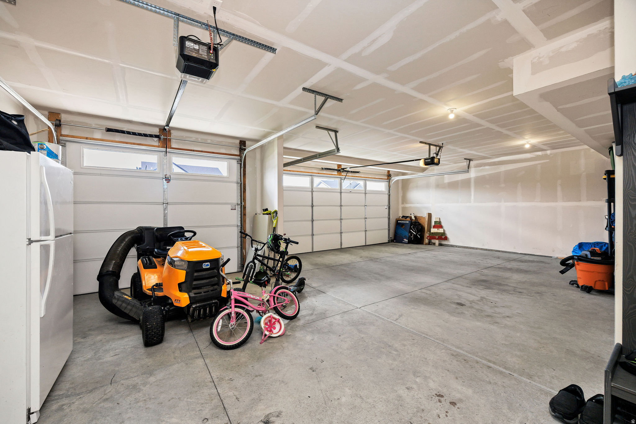 CANYON ESTATES - Residential