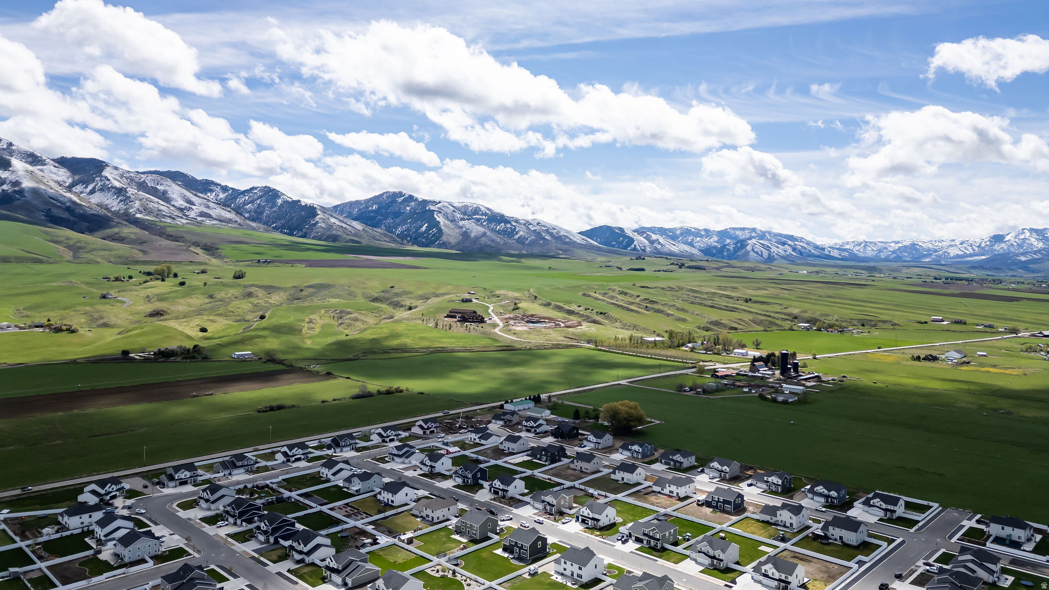 CANYON ESTATES - Residential