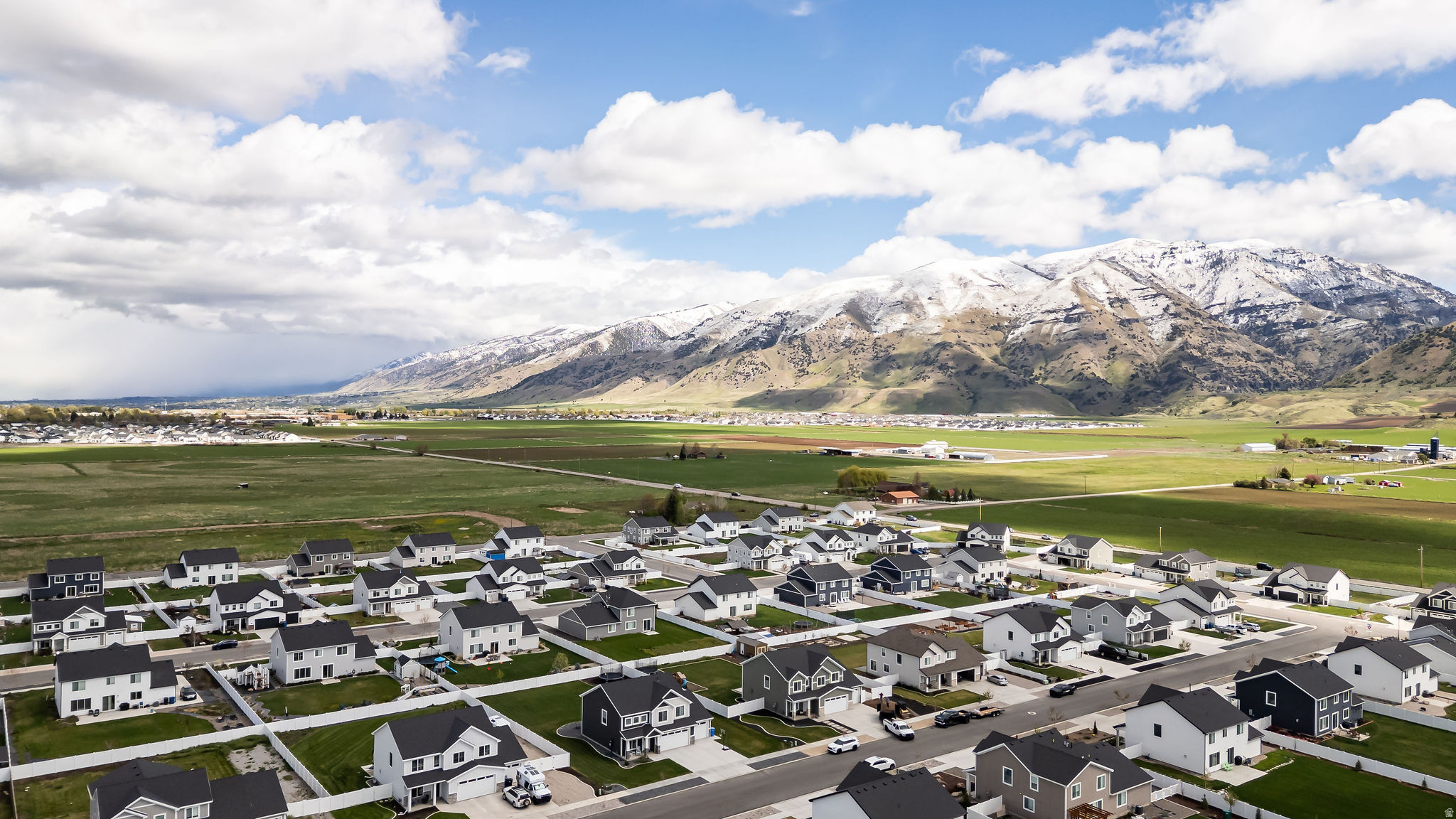 CANYON ESTATES - Residential