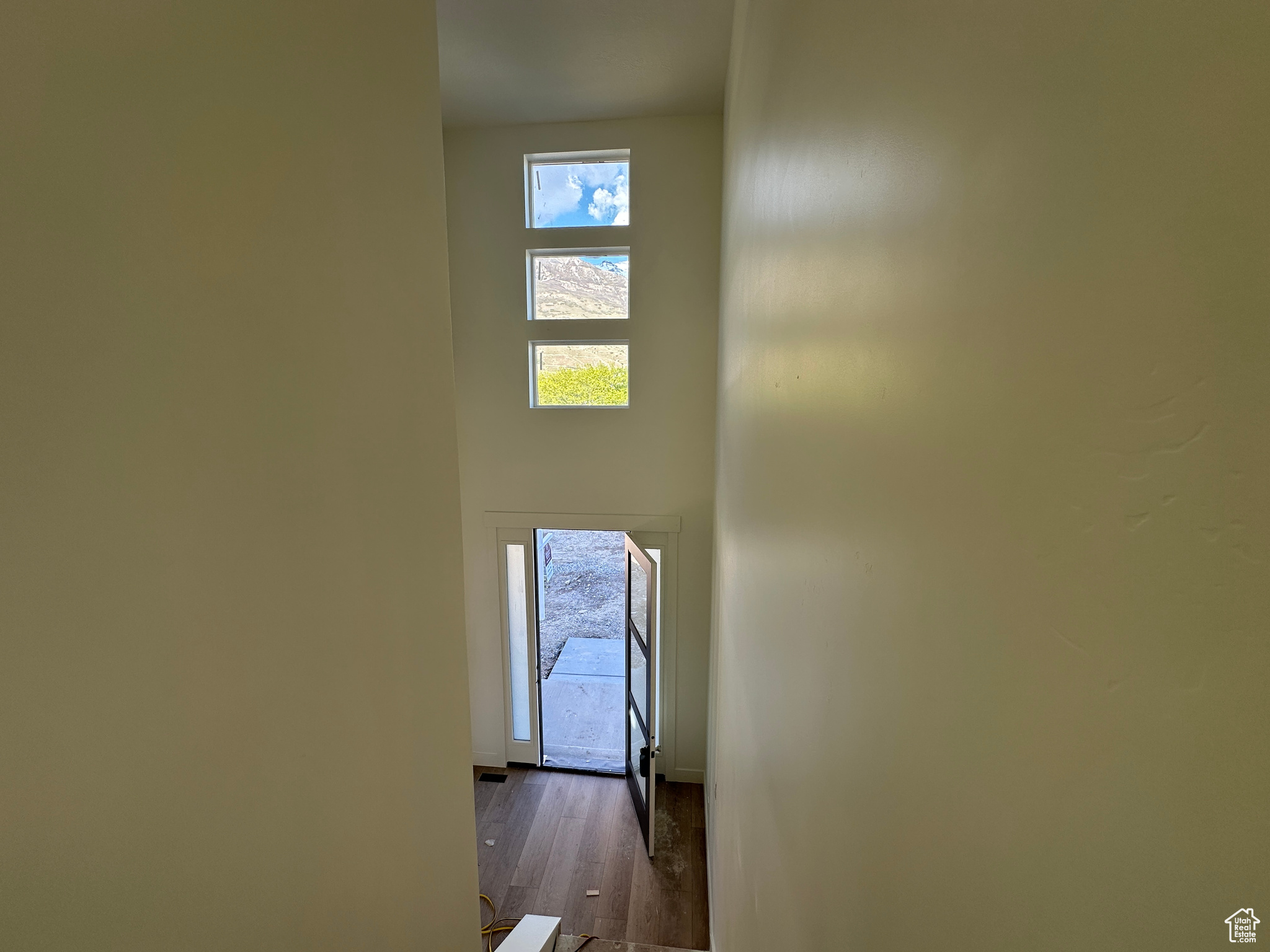 Pleasant Grove, Utah 84062, United States, 5 Bedrooms Bedrooms, ,4 BathroomsBathrooms,Residential,Active,128998