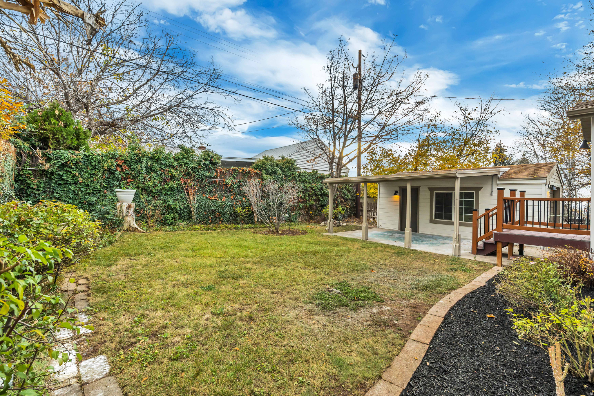 COUNTRY CLUB HEIGHTS - Residential