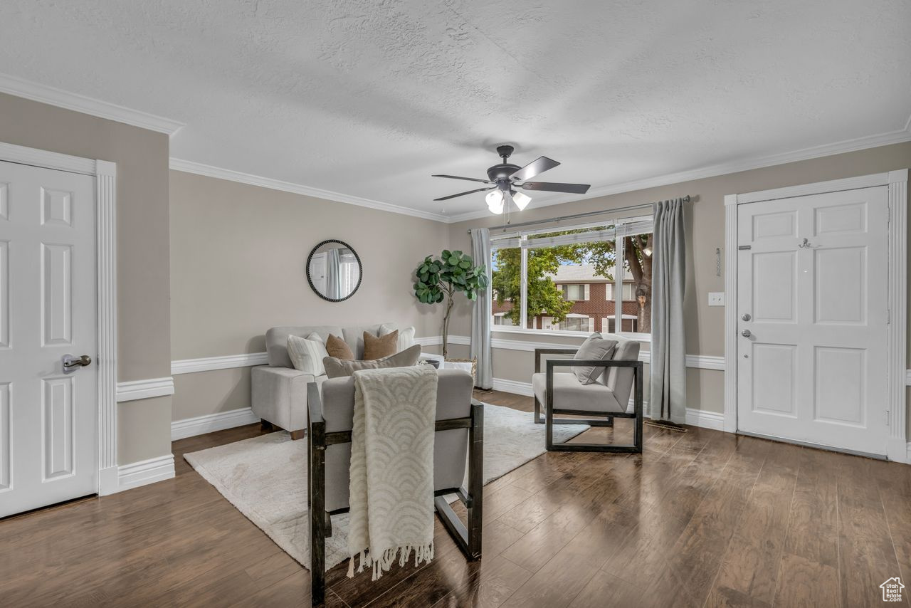 COLONIAL GARDENS - Residential