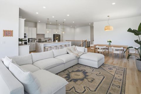 Tiny photo for 293 E POLARIS DR #101, Saratoga Springs, UT 84045 (MLS # 2158273)