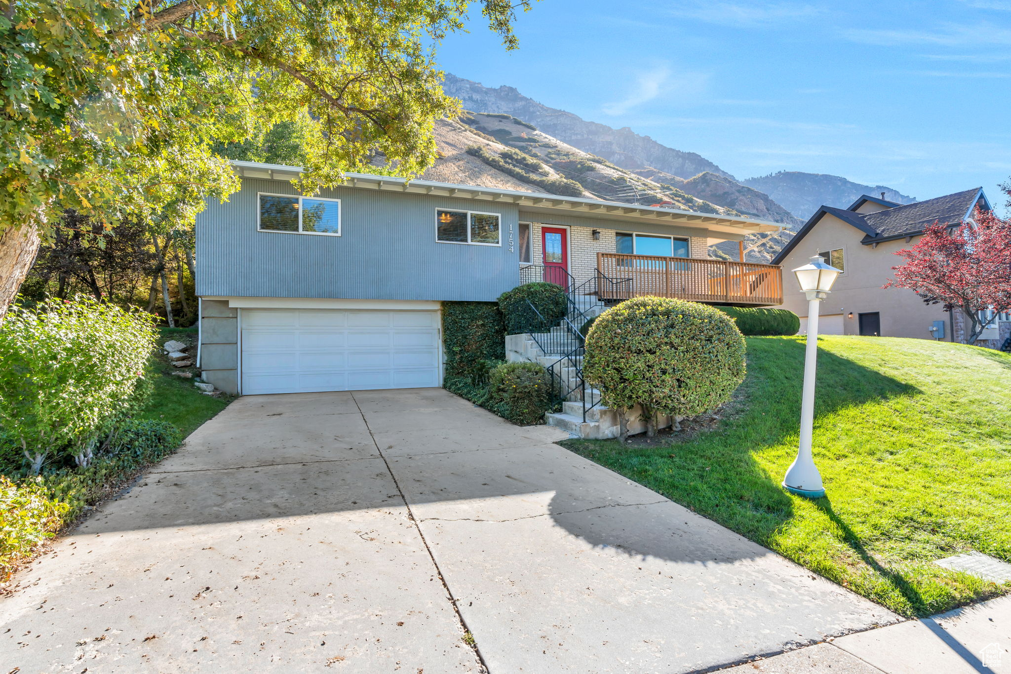 OAK HILLS - Residential