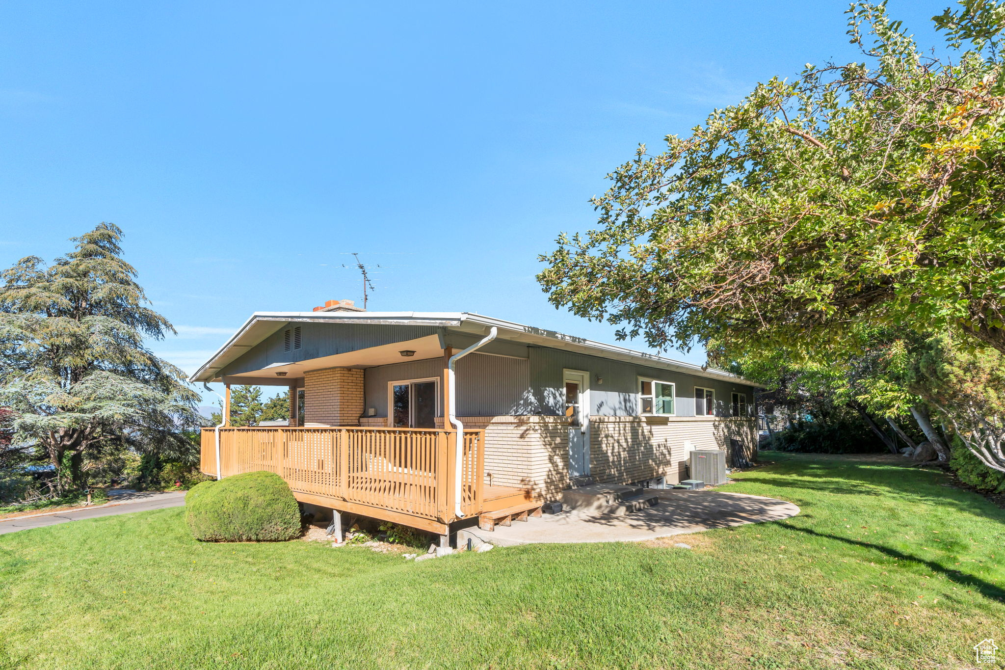 OAK HILLS - Residential