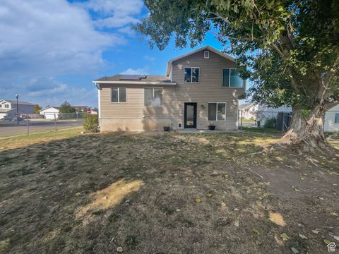 Tiny photo for 1694 N 2225 W, Clinton, UT 84015 (MLS # 2112458)