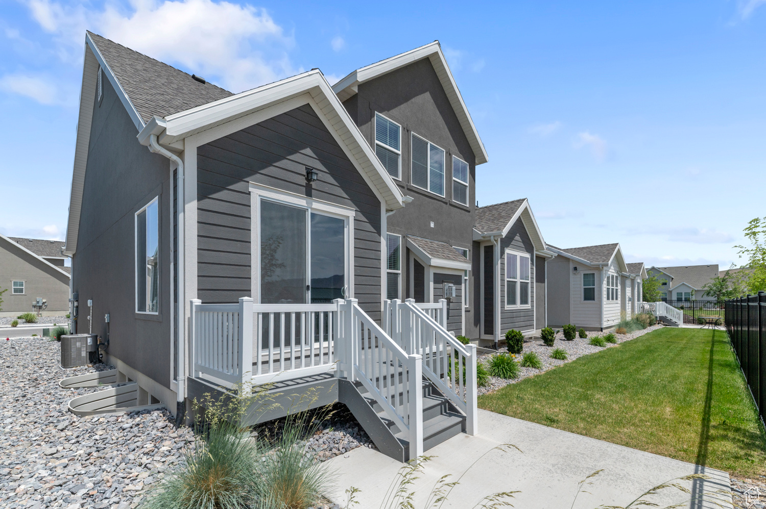 OVERLAND GARDENS D221R - Residential