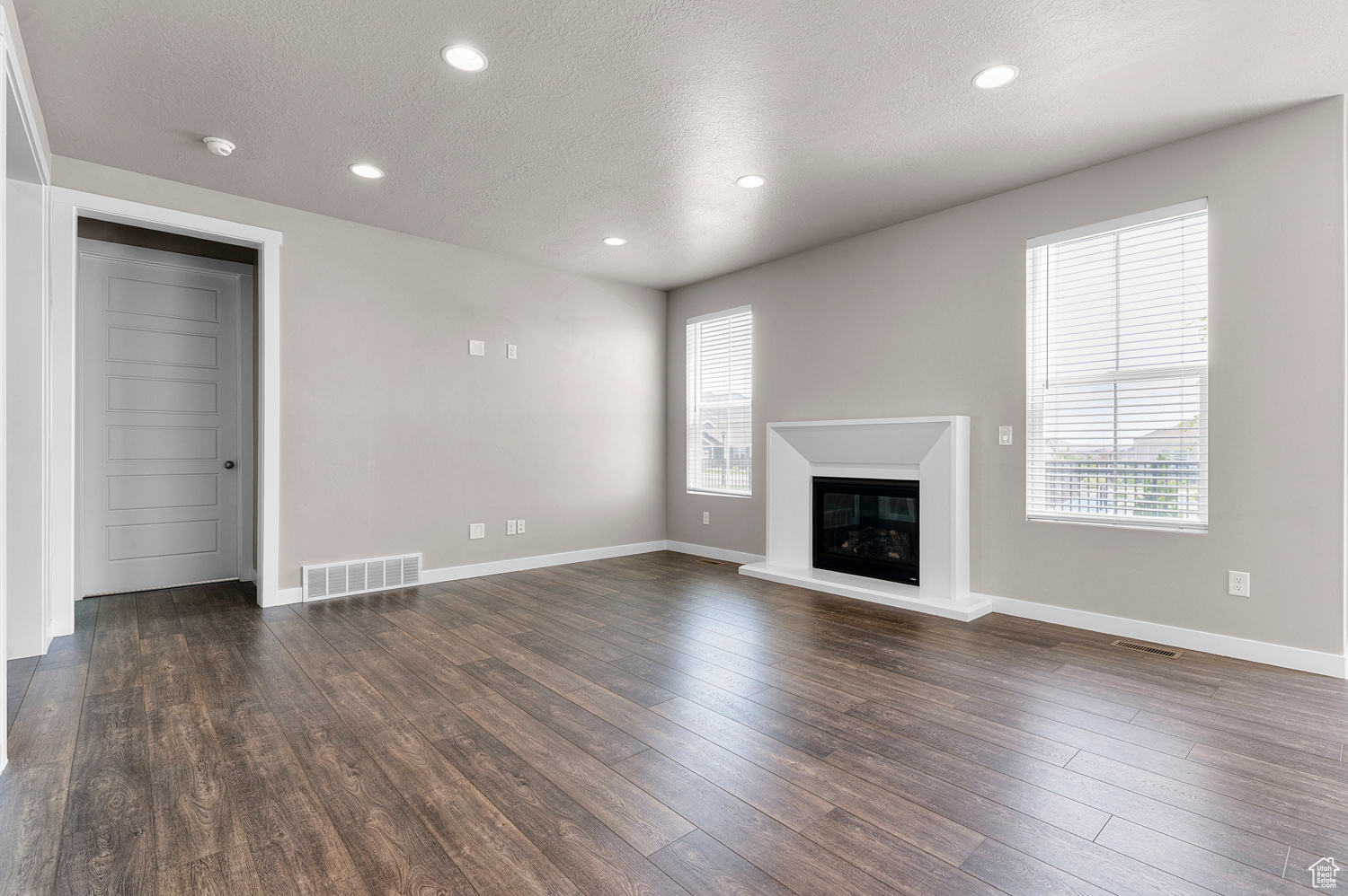 OVERLAND GARDENS D221R - Residential