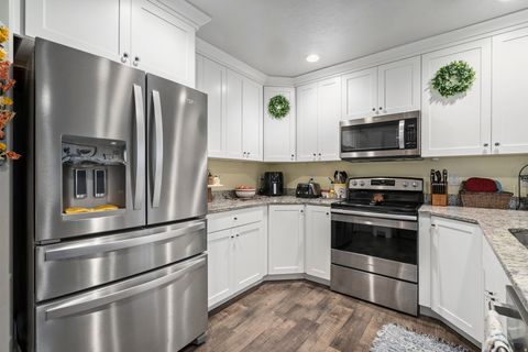 Tiny photo for 177 E 610 S, Santaquin, UT 84655 (MLS # 2128918)