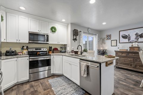Tiny photo for 177 E 610 S, Santaquin, UT 84655 (MLS # 2128918)