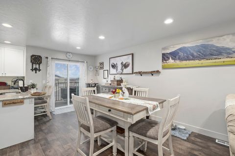 Tiny photo for 177 E 610 S, Santaquin, UT 84655 (MLS # 2128918)