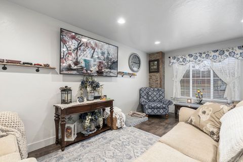 Tiny photo for 177 E 610 S, Santaquin, UT 84655 (MLS # 2128918)