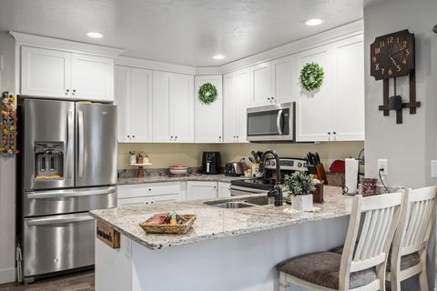 Tiny photo for 177 E 610 S, Santaquin, UT 84655 (MLS # 2128918)