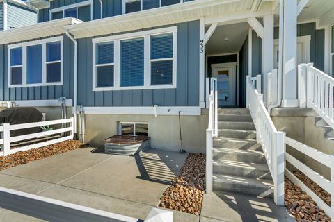 Tiny photo for 933 W LITTLE TIGER CT N #555, Saratoga Springs, UT 84045 (MLS # 2158817)