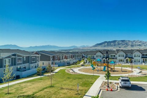Tiny photo for 933 W LITTLE TIGER CT N #555, Saratoga Springs, UT 84045 (MLS # 2158817)