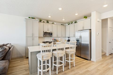 Tiny photo for 933 W LITTLE TIGER CT N #555, Saratoga Springs, UT 84045 (MLS # 2158817)