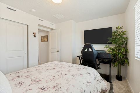 Tiny photo for 933 W LITTLE TIGER CT N #555, Saratoga Springs, UT 84045 (MLS # 2158817)