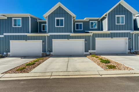 Tiny photo for 933 W LITTLE TIGER CT N #555, Saratoga Springs, UT 84045 (MLS # 2158817)