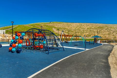 Tiny photo for 933 W LITTLE TIGER CT N #555, Saratoga Springs, UT 84045 (MLS # 2158817)