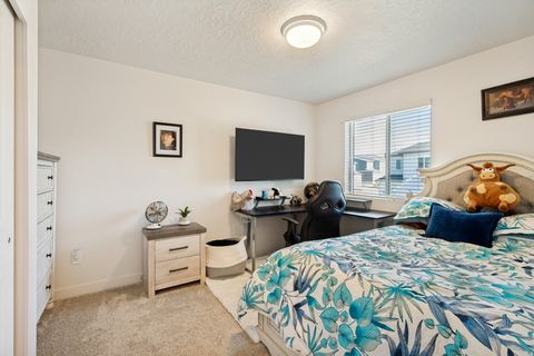 Tiny photo for 933 W LITTLE TIGER CT N #555, Saratoga Springs, UT 84045 (MLS # 2158817)