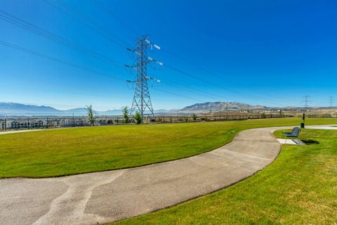 Tiny photo for 933 W LITTLE TIGER CT N #555, Saratoga Springs, UT 84045 (MLS # 2158817)