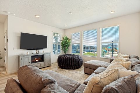 Tiny photo for 933 W LITTLE TIGER CT N #555, Saratoga Springs, UT 84045 (MLS # 2158817)