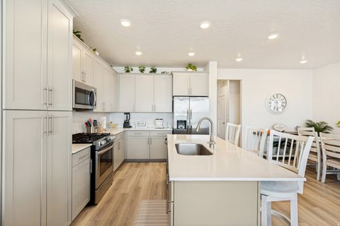 Tiny photo for 933 W LITTLE TIGER CT N #555, Saratoga Springs, UT 84045 (MLS # 2158817)